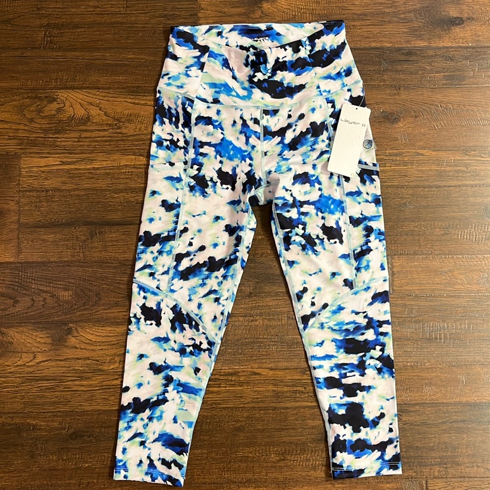 Layer 8 Women’s Athletic Gym High Waist Camo Cosmo Printed Capri Leggings Size S